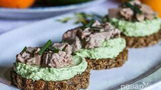Рецепт Тартинок с авокадо и печенью трески