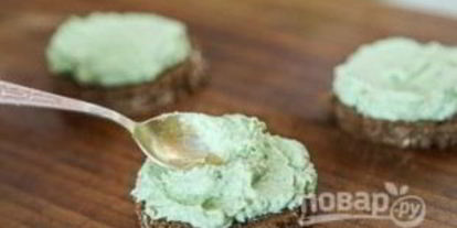 Шаг 3: тартинок с авокадо и печенью трески