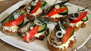 Рецепт Тартинок с плавленным сыром и шпротами