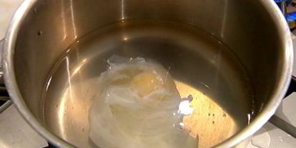 Шаг 6: хрустящих тостов с яйцом пашот под лимонным соусом