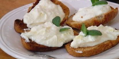 Шаг 4: лимонного творожка на тосте