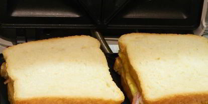 Шаг 5: тоста с яичницей и беконом