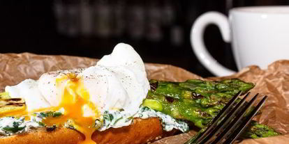 Шаг 8: тоста со спаржей и яйцом-пашот