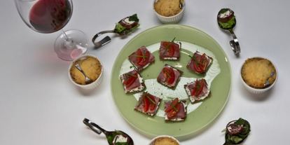 Шаг 2: тостов деликатесных с языком