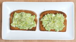 Рецепт Тостов с авокадо и сыром