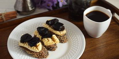 Шаг 3: тостов с бананом и пряным черносливом