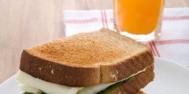 Рецепт тостов с белковым омлетом и шпинатом