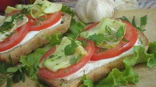 Рецепт Тостов с кабачком и томатами