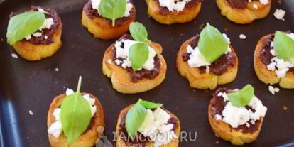 Шаг 8: тостов с оливковой пастой и сыром фета