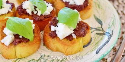 Шаг 10: тостов с оливковой пастой и сыром фета