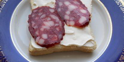 Шаг 1: тостов с плавленным сыром и копченой колбасой