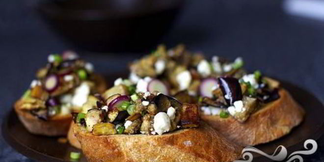 Рецепт тостов с салатом из баклажанов