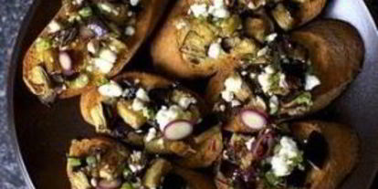 Шаг 4: тостов с салатом из баклажанов