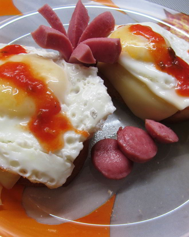 Рецепт тостов с сыром и яйцами