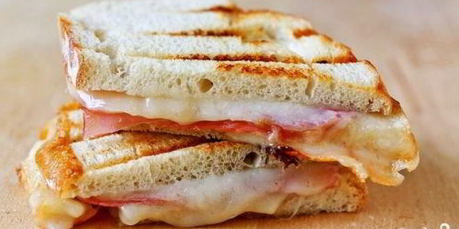 Рецепт тостов с ветчиной и сыром