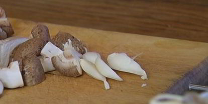 Шаг 1: жареных грибов на тостах