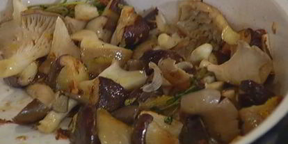 Шаг 3: жареных грибов на тостах