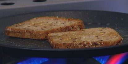 Шаг 4: жареных грибов на тостах