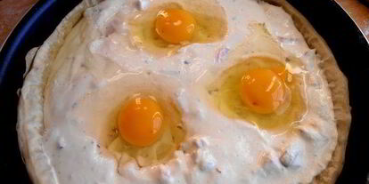 Шаг 13: глазуньи в съедобной сковородке