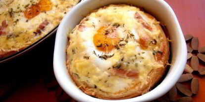 Шаг 17: глазуньи в съедобной сковородке