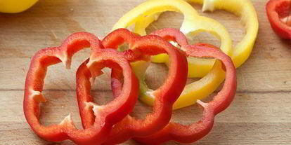 Шаг 1: яичницы глазунья в перце