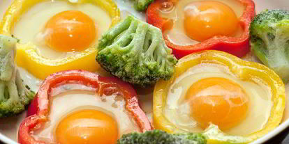 Шаг 3: яичницы глазунья в перце