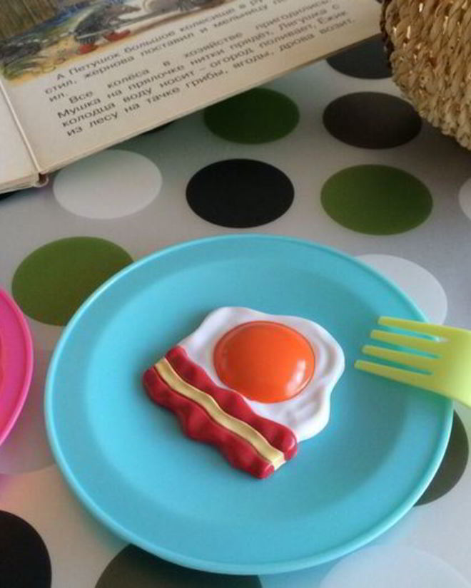 Рецепт яичницы с беконом на десерт