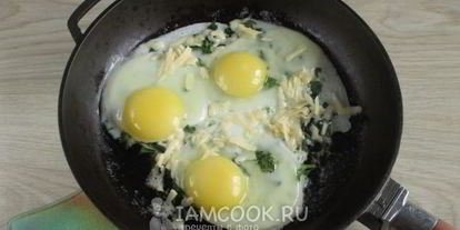 Шаг 8: яичницы с крапивой