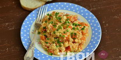 Шаг 6: яичницы с помидорами