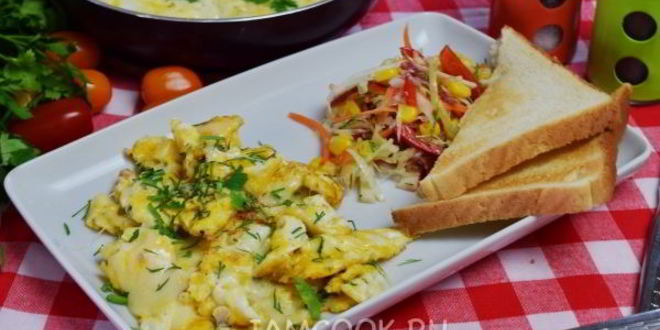 Рецепт яичницы с сыром