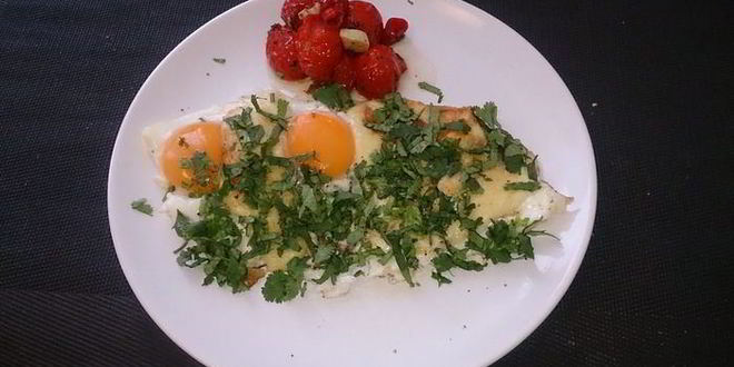 Рецепт яичницы с жареным сыром сулугуни