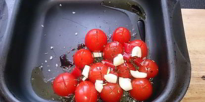 Шаг 1: яичницы с жареным сыром сулугуни