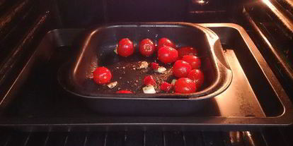 Шаг 2: яичницы с жареным сыром сулугуни