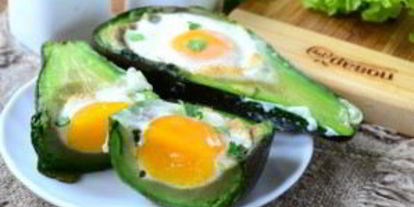 Шаг 3: яичницы в авокадо