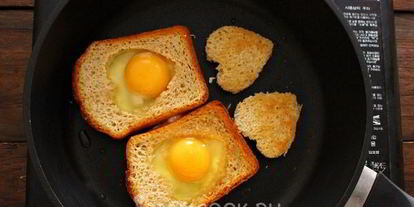 Шаг 6: яичницы в хлебе