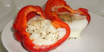 Шаг 2: яичницы в перце в микроволновке