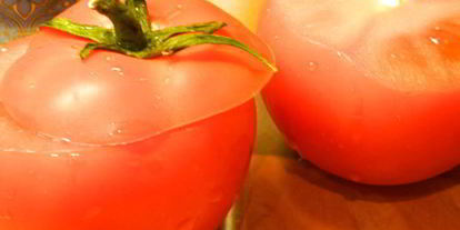 Шаг 1: яичницы в помидорах с колбасой и сыром