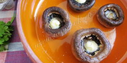 Шаг 4: яичницы в шампиньонах