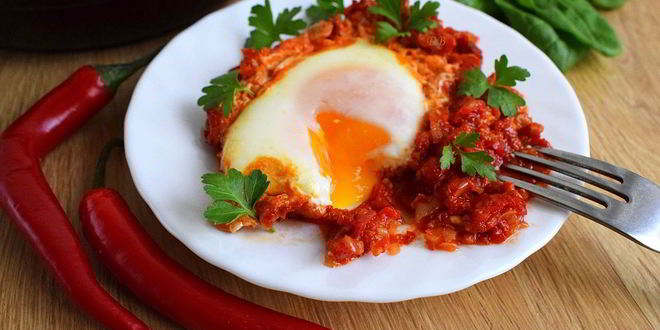 Рецепт яичницы в томате по-африкански