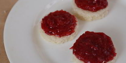 Шаг 3: закуски с паштетом и клюквенным чатни