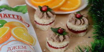 Шаг 5: закуски с паштетом и клюквенным чатни