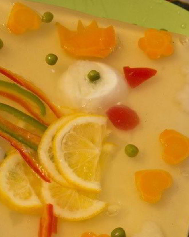 Рецепт слоеного заливного из языка петушок