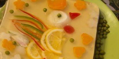 Шаг 10: слоеного заливного из языка петушок