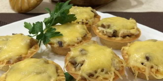 Рецепт Куриного-грибного жульен в тарталетках