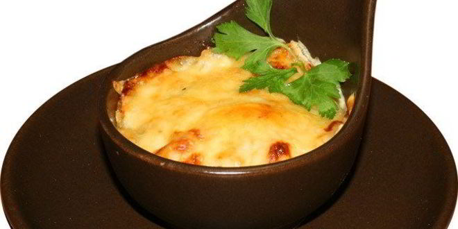 Рецепт нежного куриного жюльена с грибами и сыром