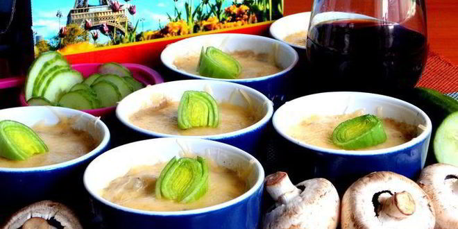 Рецепт сливочного жульена с ветчиной и грибами