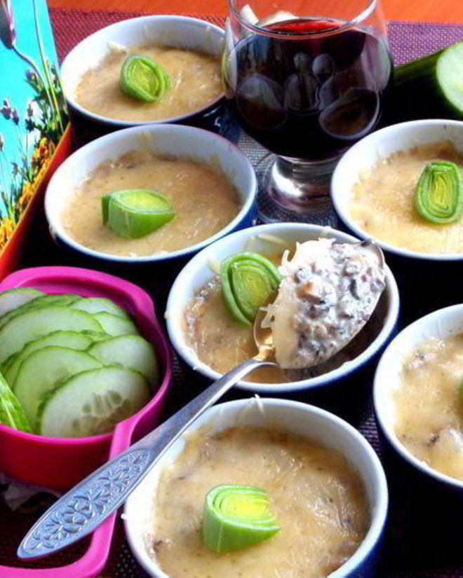 Рецепт сливочного жульена с ветчиной и грибами