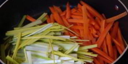 Шаг 2: жульена из морского коктейля