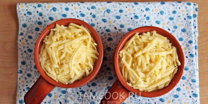 Шаг 11: жульена с курицей и грибами в горшочках