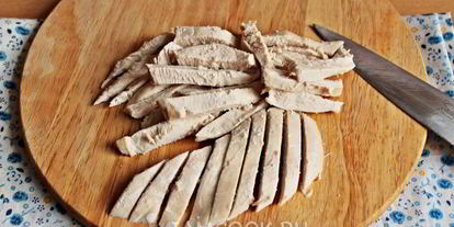 Шаг 6: жульена с курицей и грибами в горшочках